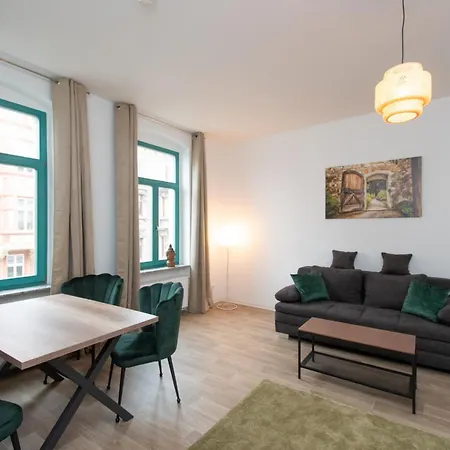 Room&Go: Zentral - Balkon - Arbeitsplatz Halle  Esterno foto