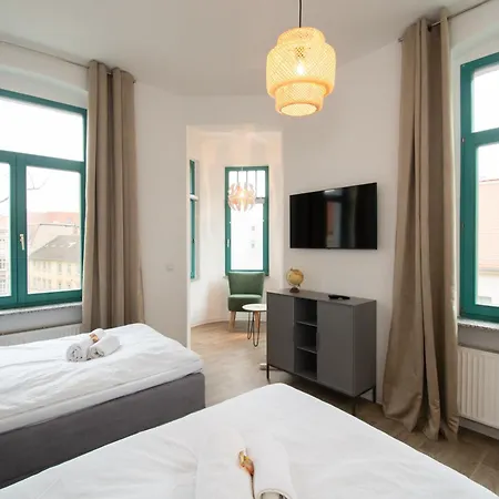 Room&Go: Zentral - Balkon - Arbeitsplatz Halle  Esterno foto