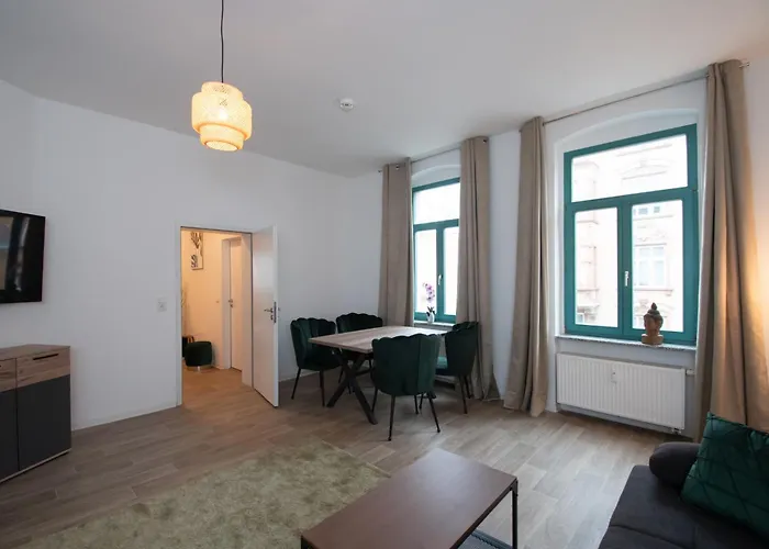 Room&Go: Zentral - Balkon - Arbeitsplatz