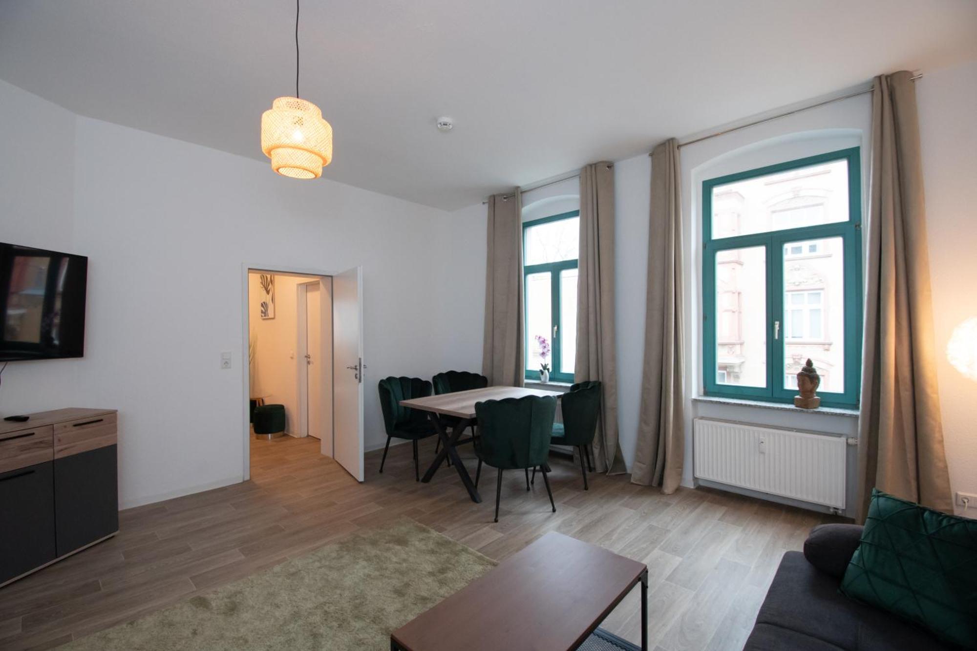 Room&go: Zentral - Balkon - Arbeitsplatz Apartment Halle (Saale)